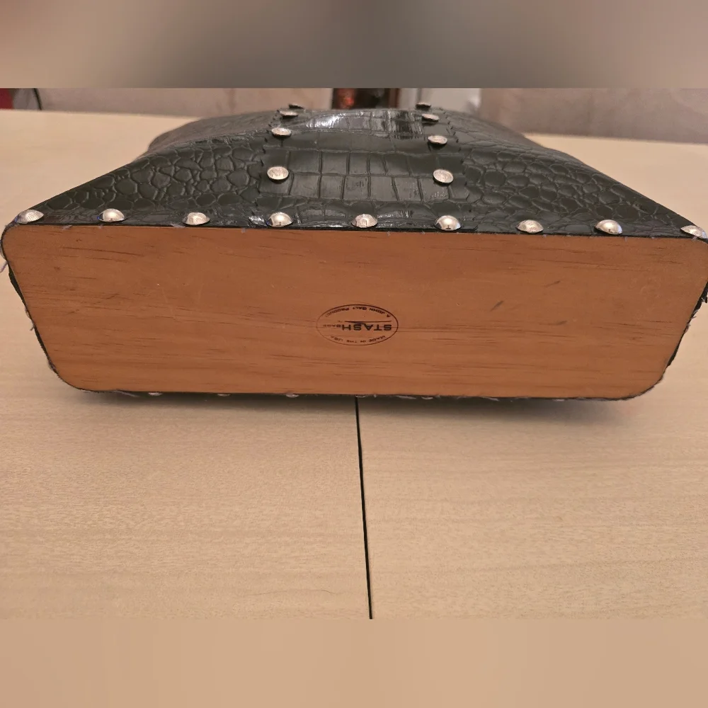 Stash Brand Vintage Elegant Black Croc-Embossed Tote Bag with Wood Base Like New - Picture 5 of 13